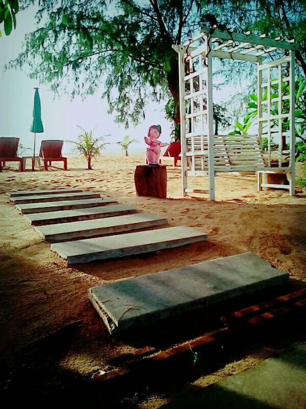 Had Lamae Resort Ban Pak Nam Lamae Exterior photo
