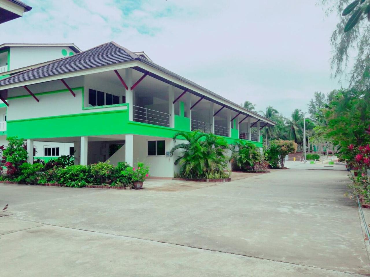 Had Lamae Resort Ban Pak Nam Lamae Exterior photo