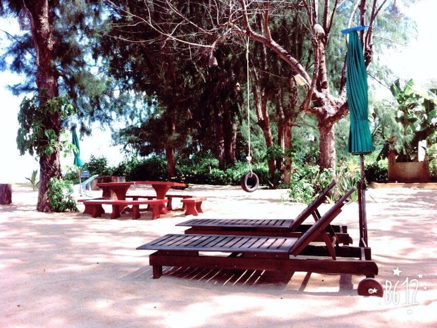 Had Lamae Resort Ban Pak Nam Lamae Exterior photo