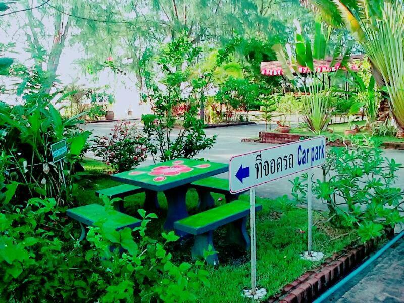 Had Lamae Resort Ban Pak Nam Lamae Exterior photo