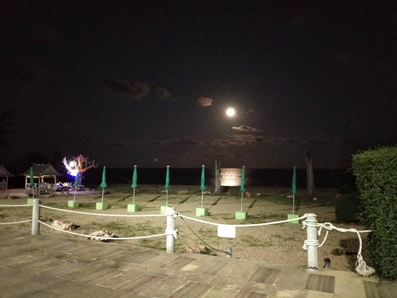 Had Lamae Resort Ban Pak Nam Lamae Exterior photo